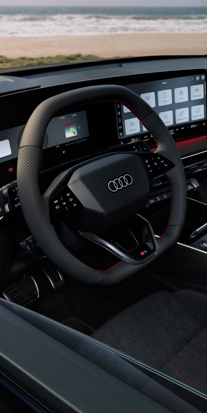 Lenkrad, Mittelkonsole und digitale Displays im Audi Q3 Sportback